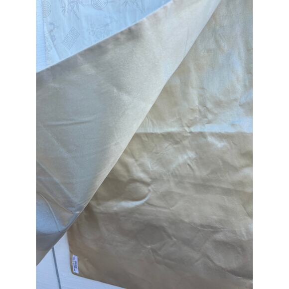 Handmade Silk Table Runner From Vietnam, Modern, 46"‎ x 16" - Picture 3 of 6